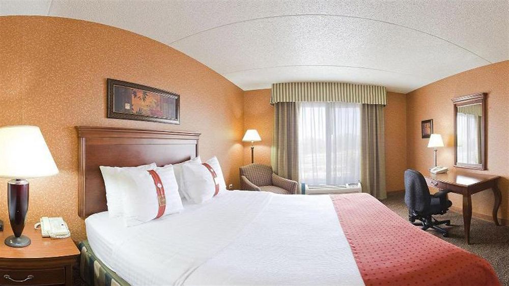 & By Ihg Bolingbrook