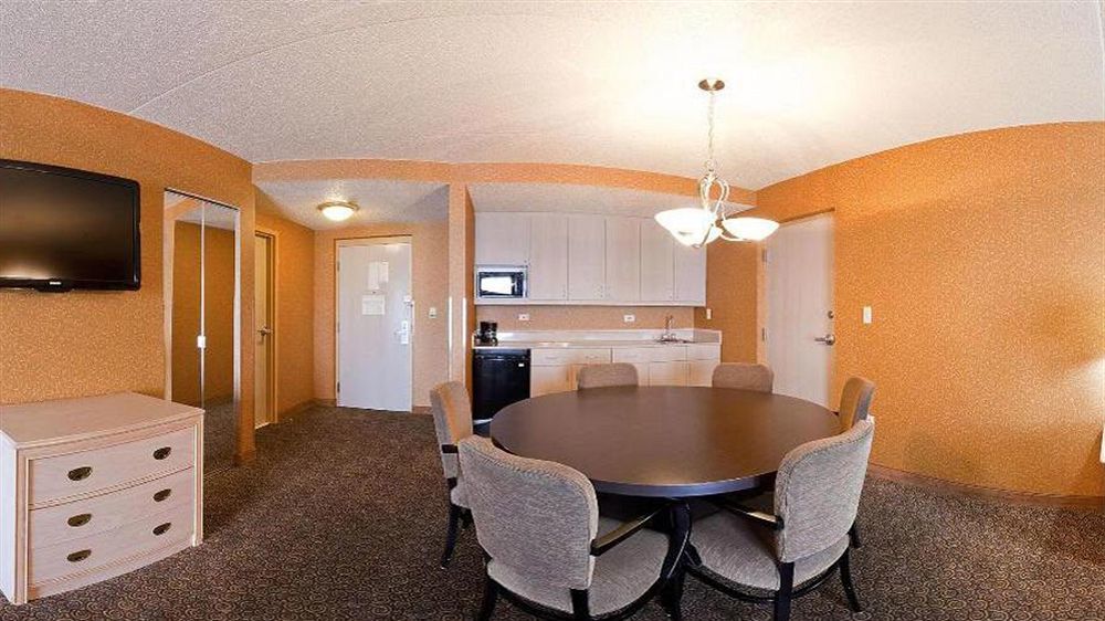 & By Ihg Bolingbrook