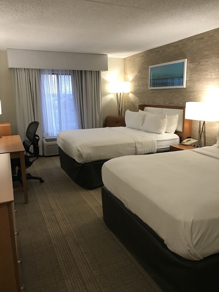 & By Ihg