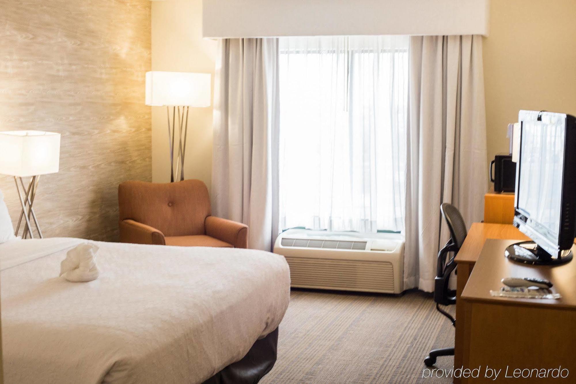 Hotel & By Ihg Bolingbrook