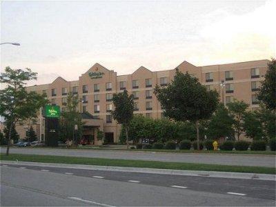 & By Ihg