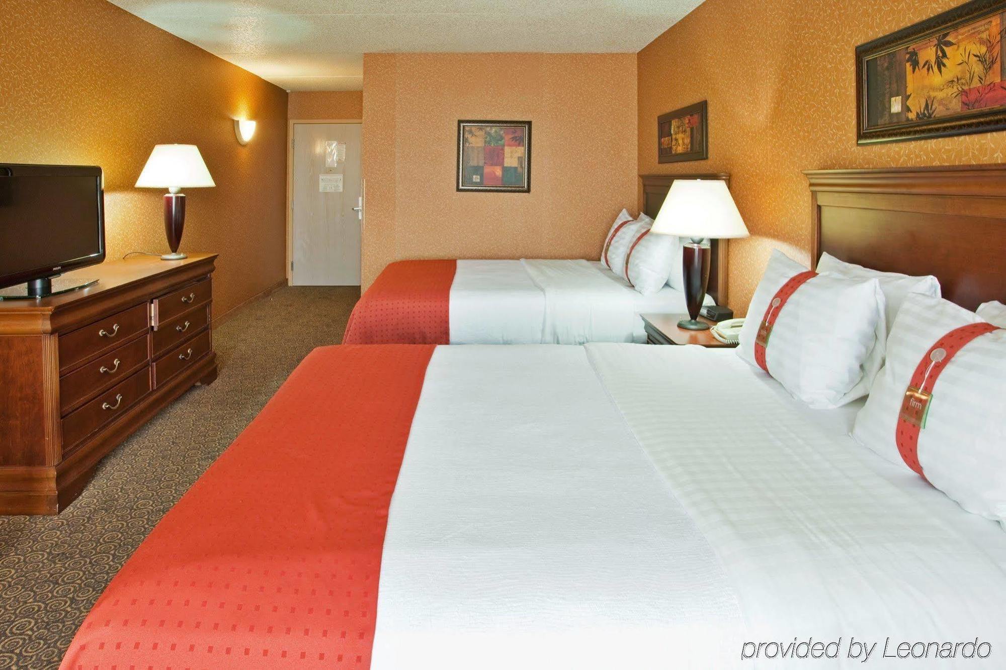 Hotel & By Ihg